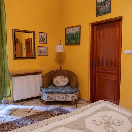 Kolory Guest House Краков Экстерьер фото