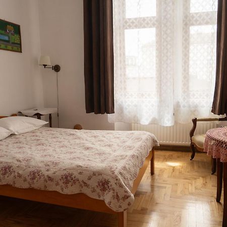 Kolory Guest House Краков Экстерьер фото