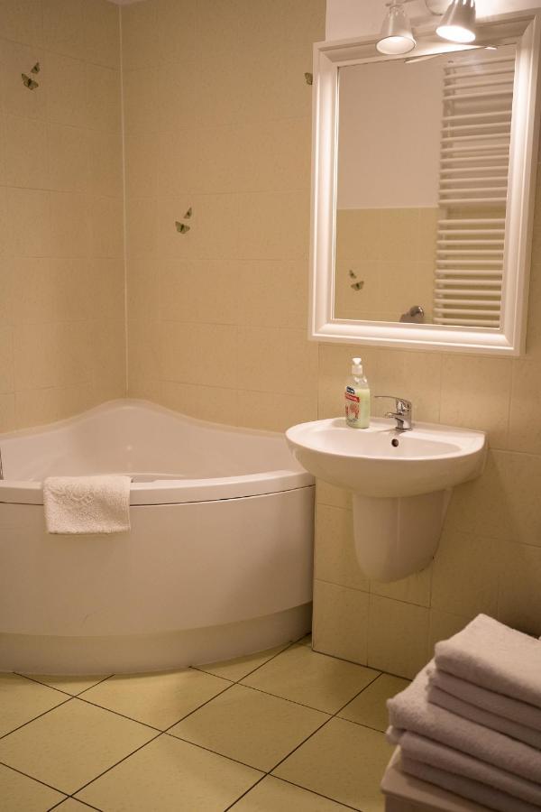 Kolory Guest House Краков Экстерьер фото