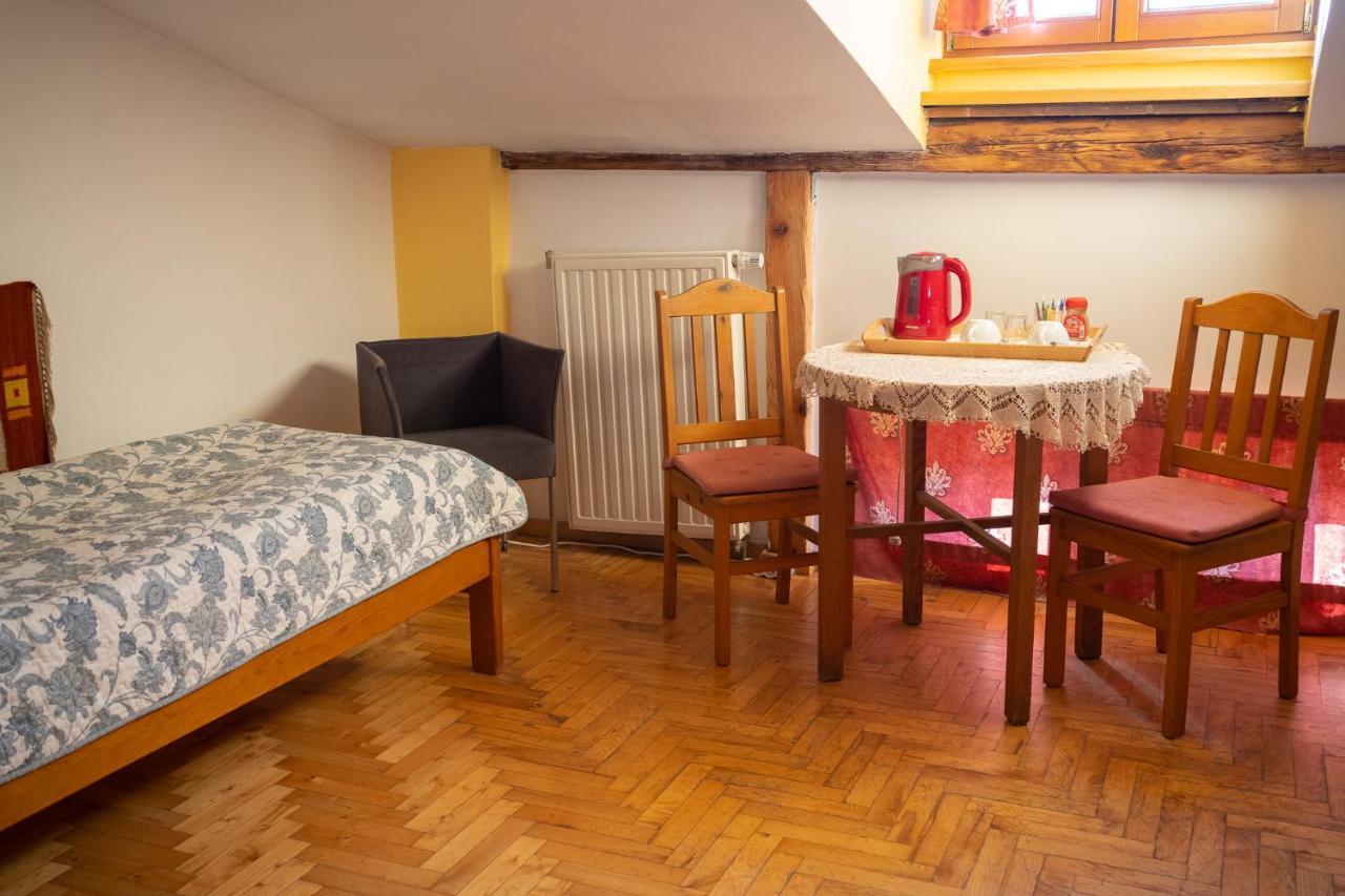 Kolory Guest House Краков Экстерьер фото