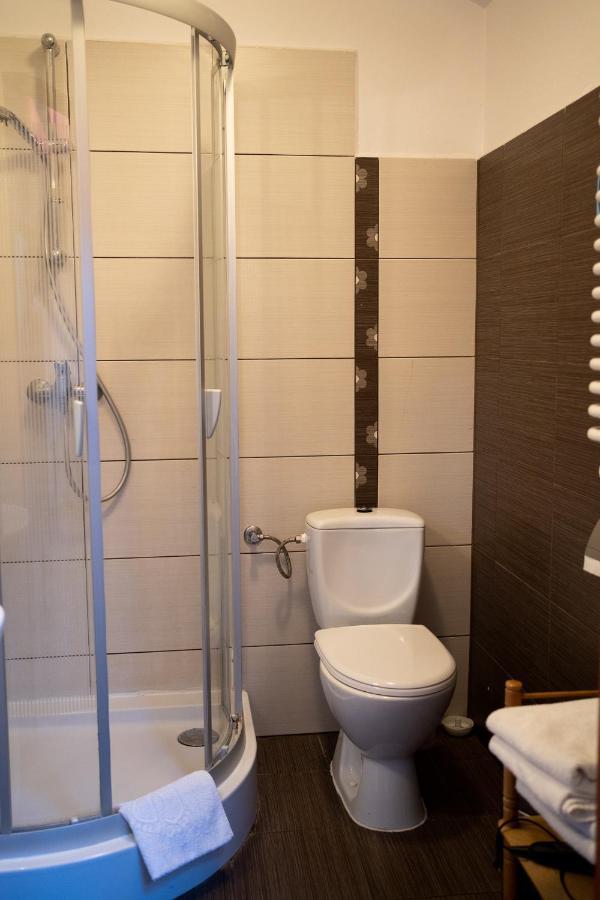 Kolory Guest House Краков Экстерьер фото