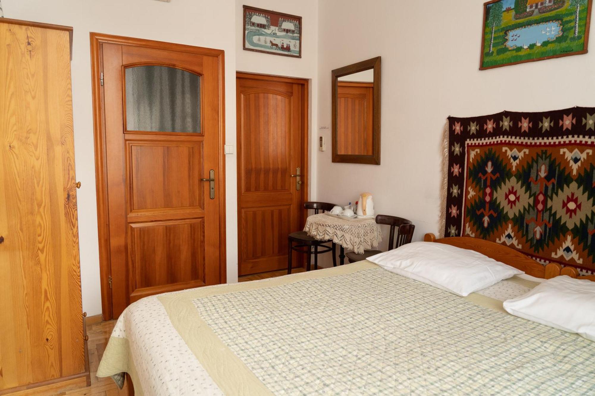 Kolory Guest House Краков Экстерьер фото