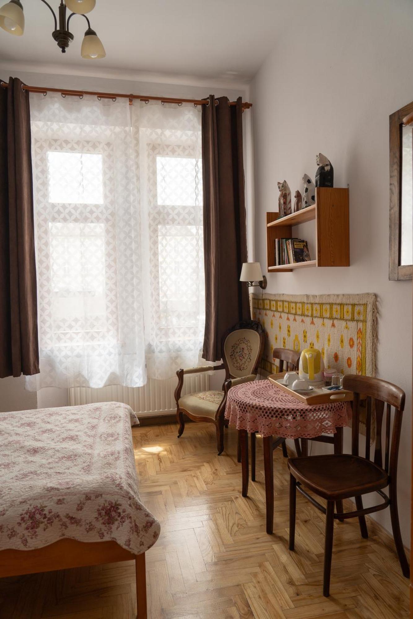 Kolory Guest House Краков Экстерьер фото