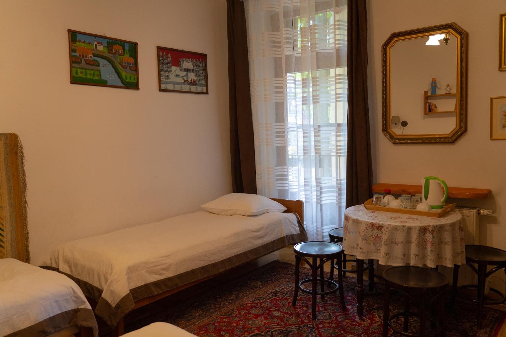 Kolory Guest House Краков Экстерьер фото