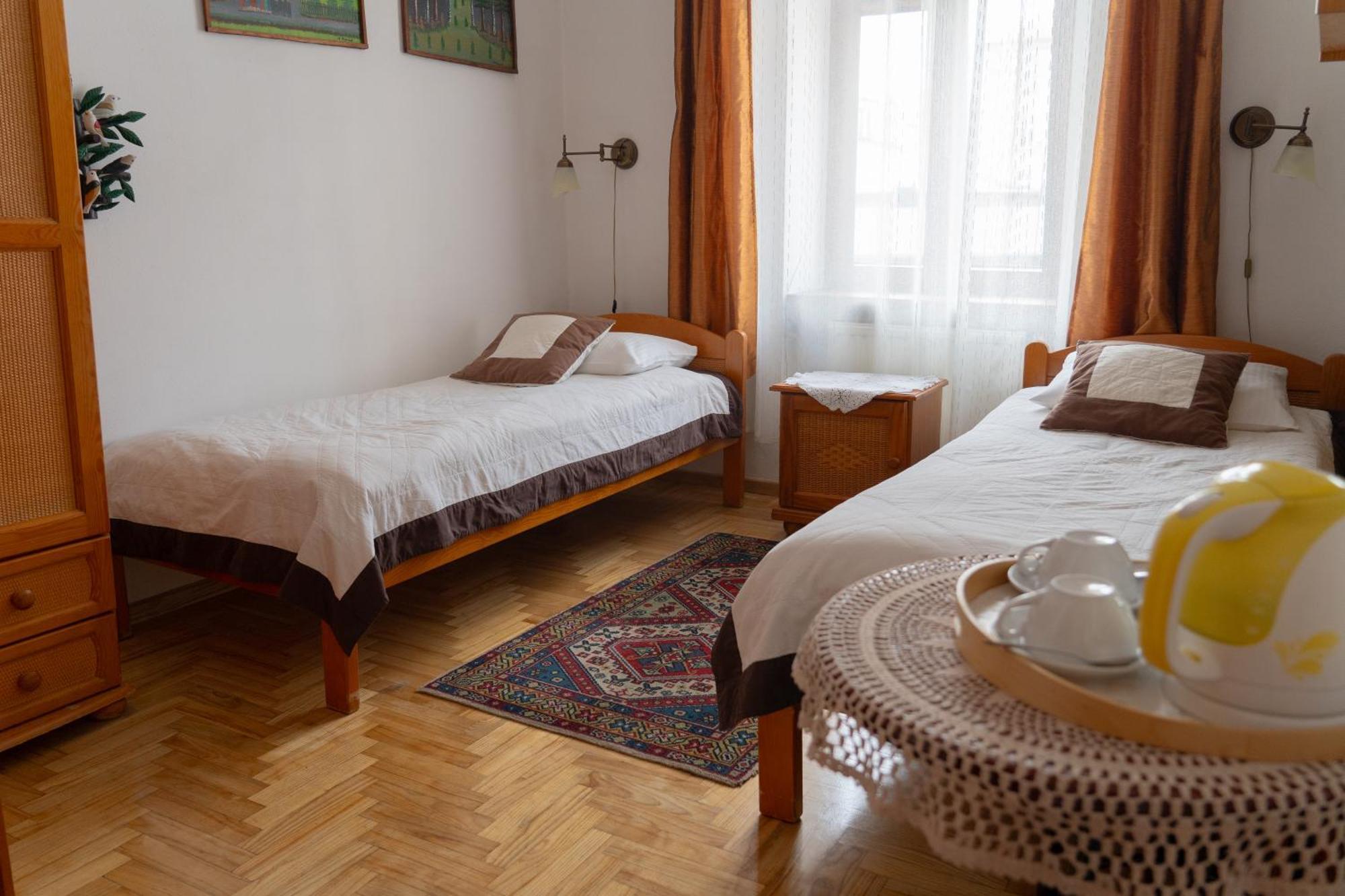 Kolory Guest House Краков Экстерьер фото