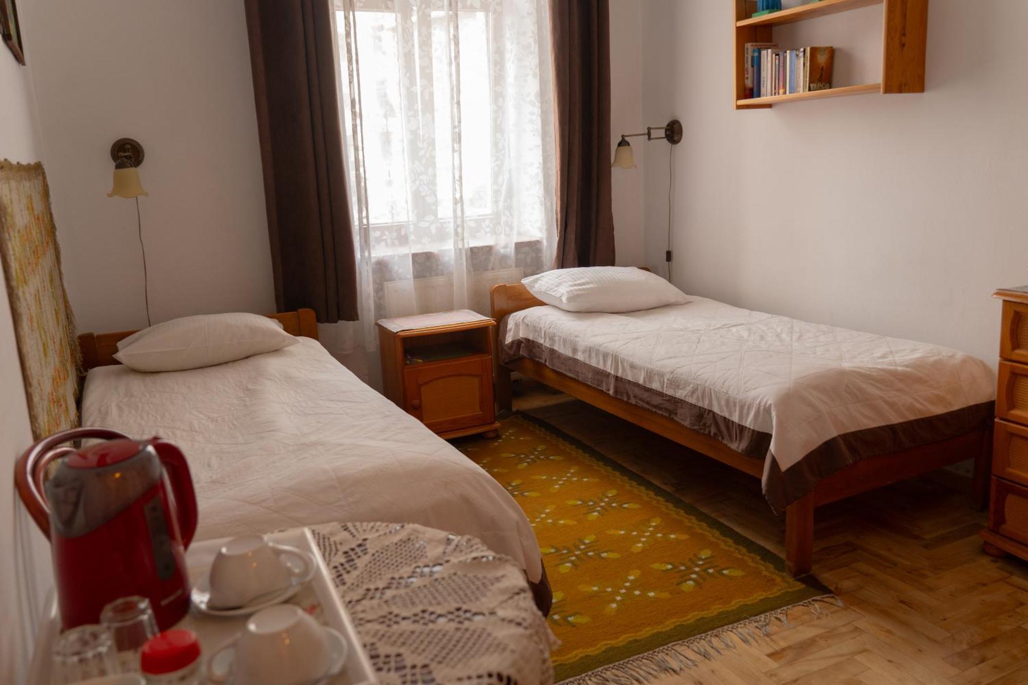 Kolory Guest House Краков Экстерьер фото