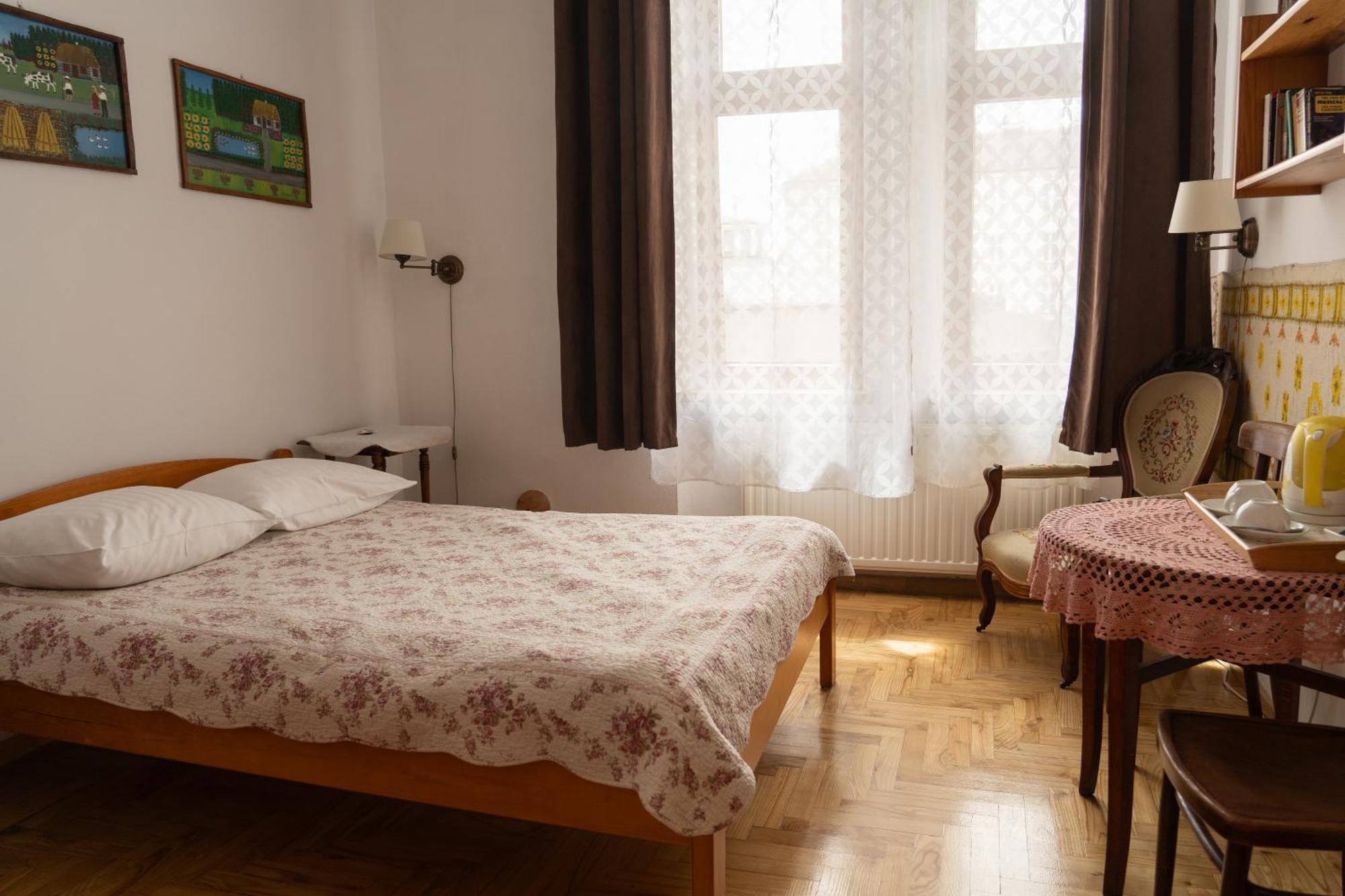 Kolory Guest House Краков Экстерьер фото