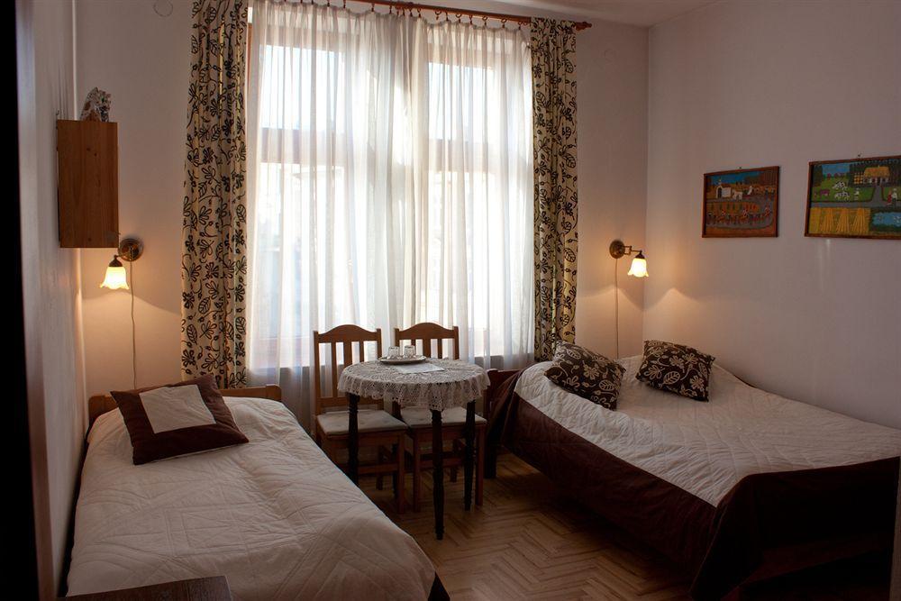 Kolory Guest House Краков Экстерьер фото